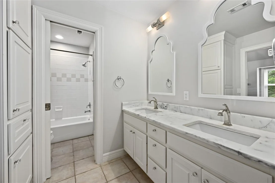 Photo of 2704 Regents PARK