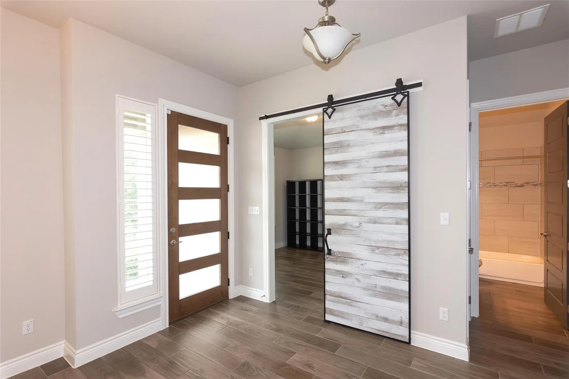 Photo of 120 Split Oak DR