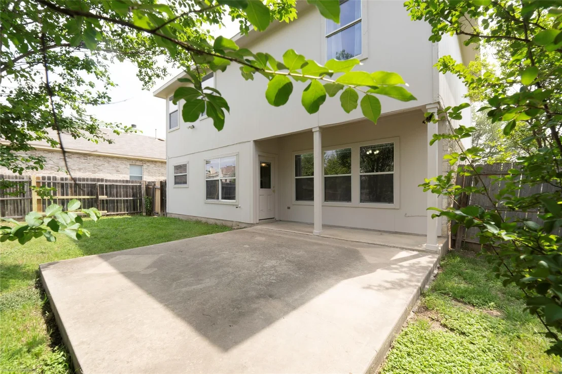 Photo of 103 Ashwood N