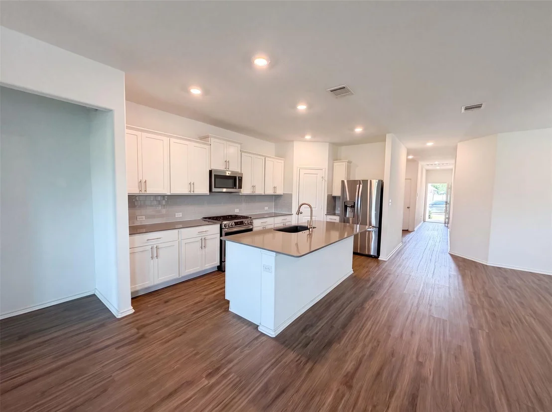 Photo of 424 Wolf Springs RD