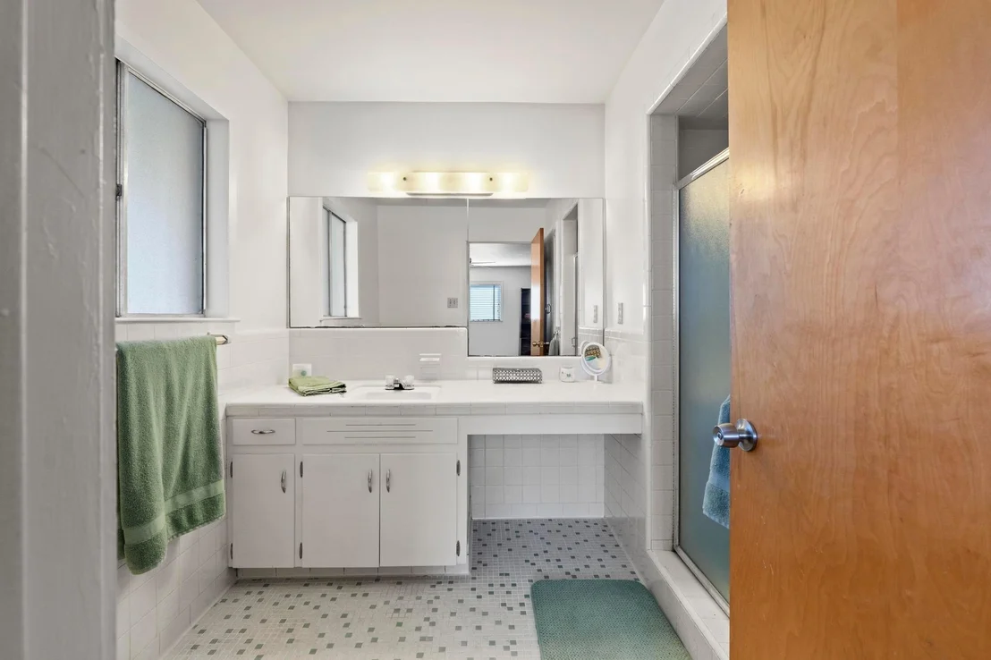 Photo of 100 W Central DR