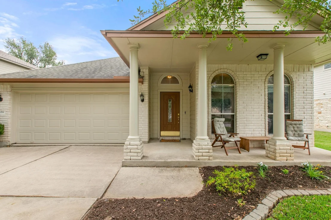 Photo of 659 Cullen BLVD