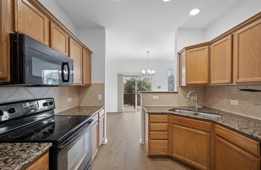 Photo of Unit 2103 at 700 Mandarin    Flyway