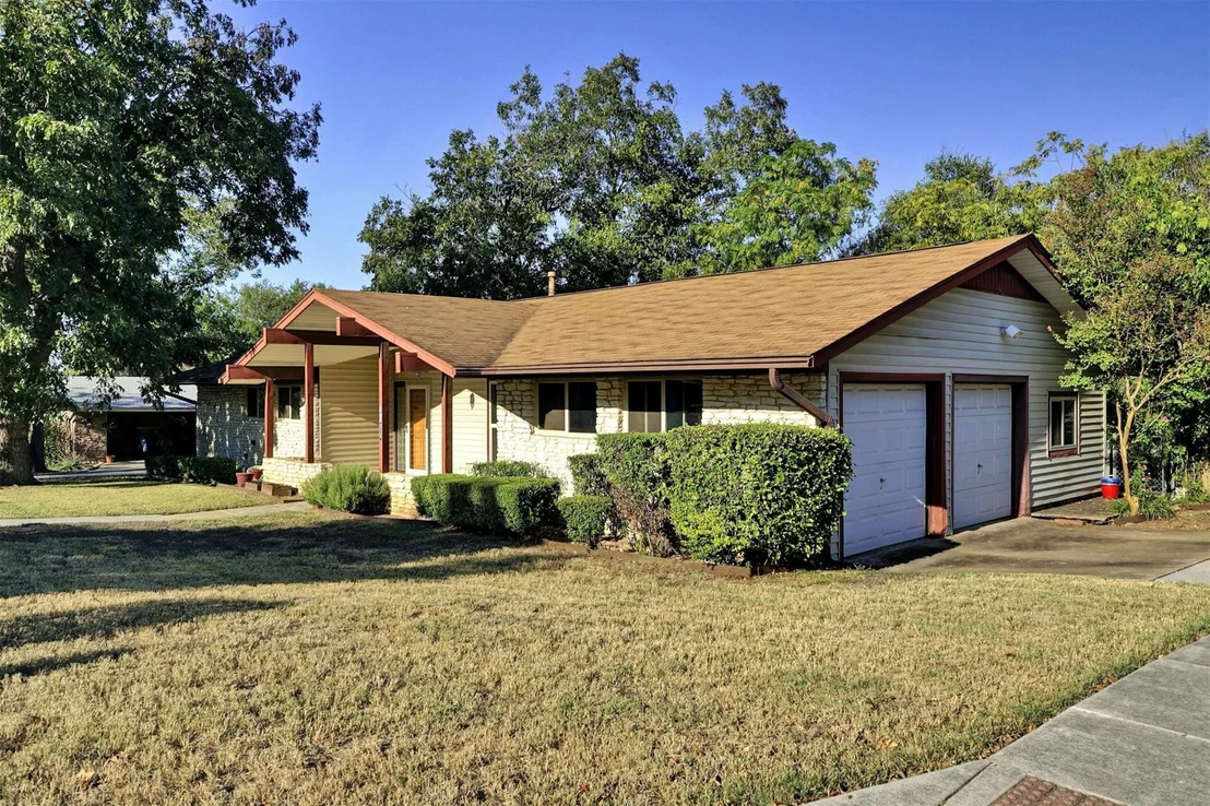 Photo of 6918 Vassar DR