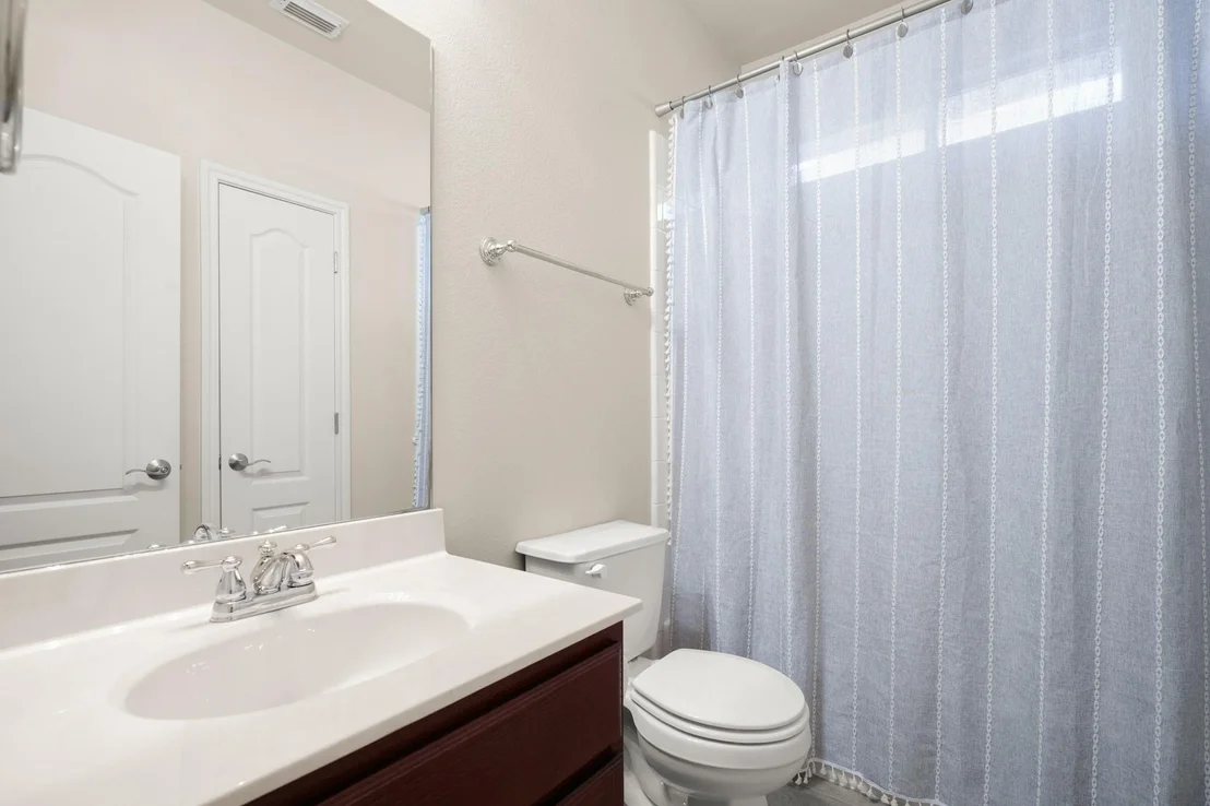 Photo of 606 Victoria DR