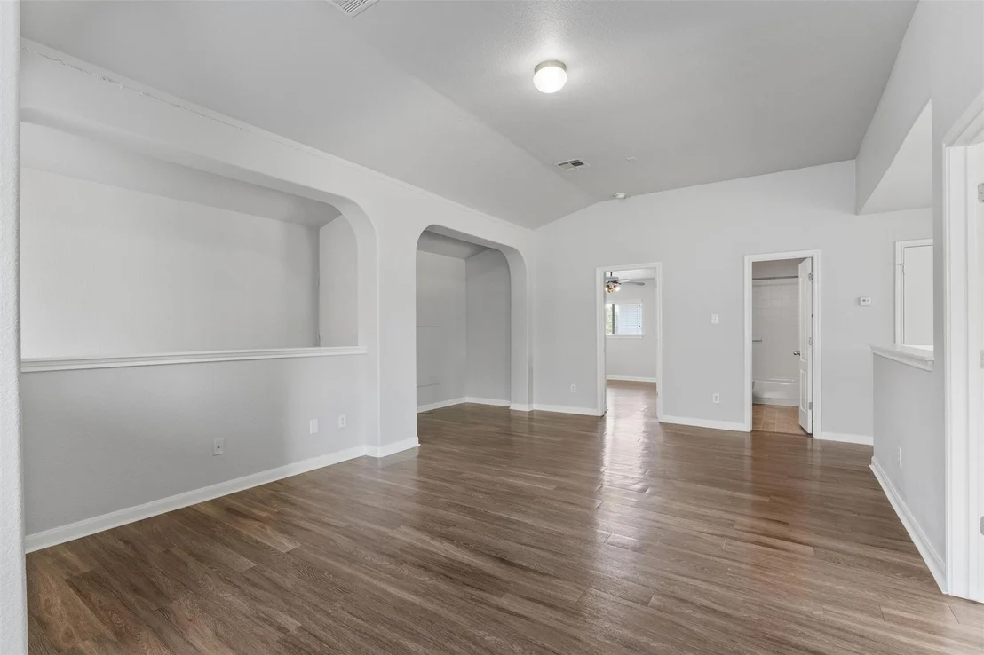Photo of 198 Covent DR