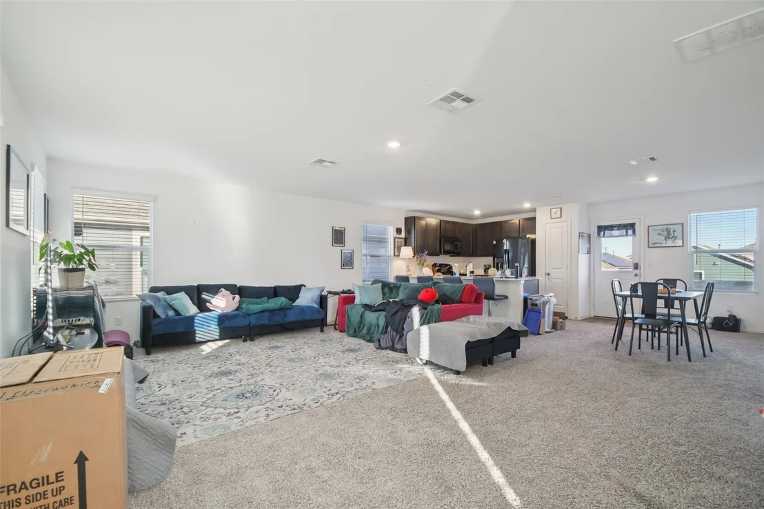 Photo of 857 Powell ST