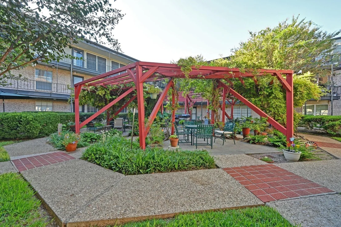 Photo of Unit 28 at 2425 Ashdale DR