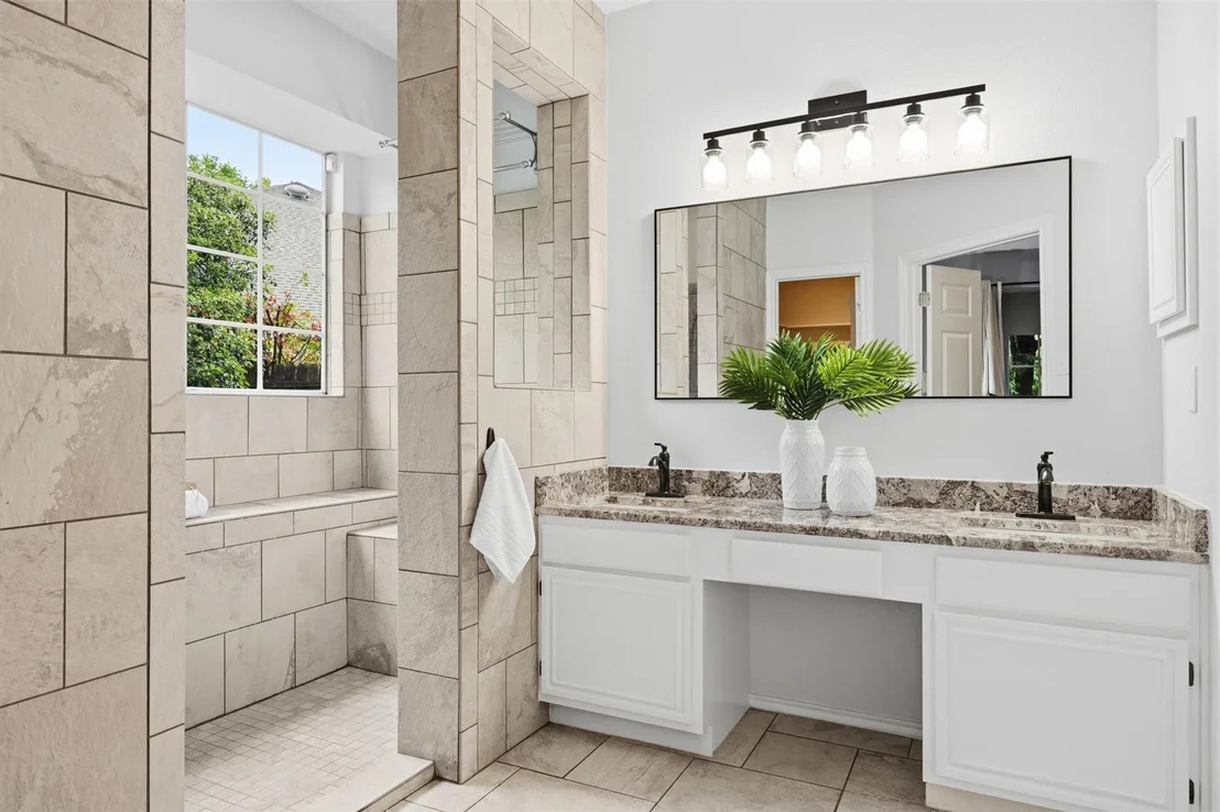 Photo of 403 Paint Brush CIR