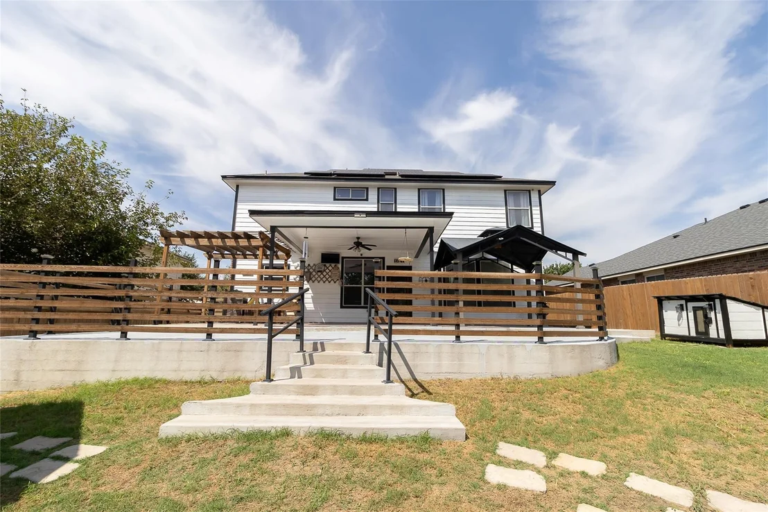Photo of 2211 Memory LN