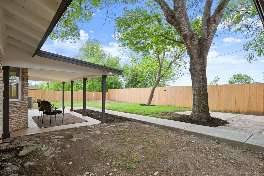 Photo of 1404 Robb LN