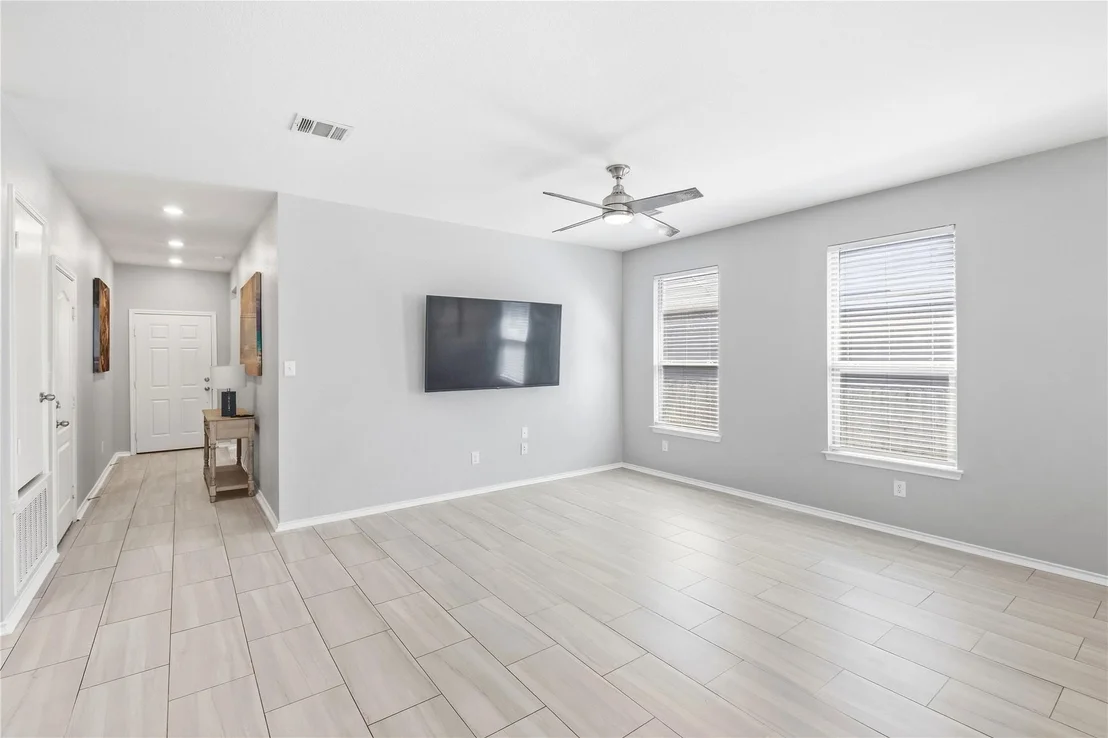 Photo of 271 Auburn ST