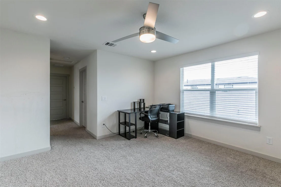 Photo of 121 Parryi CV