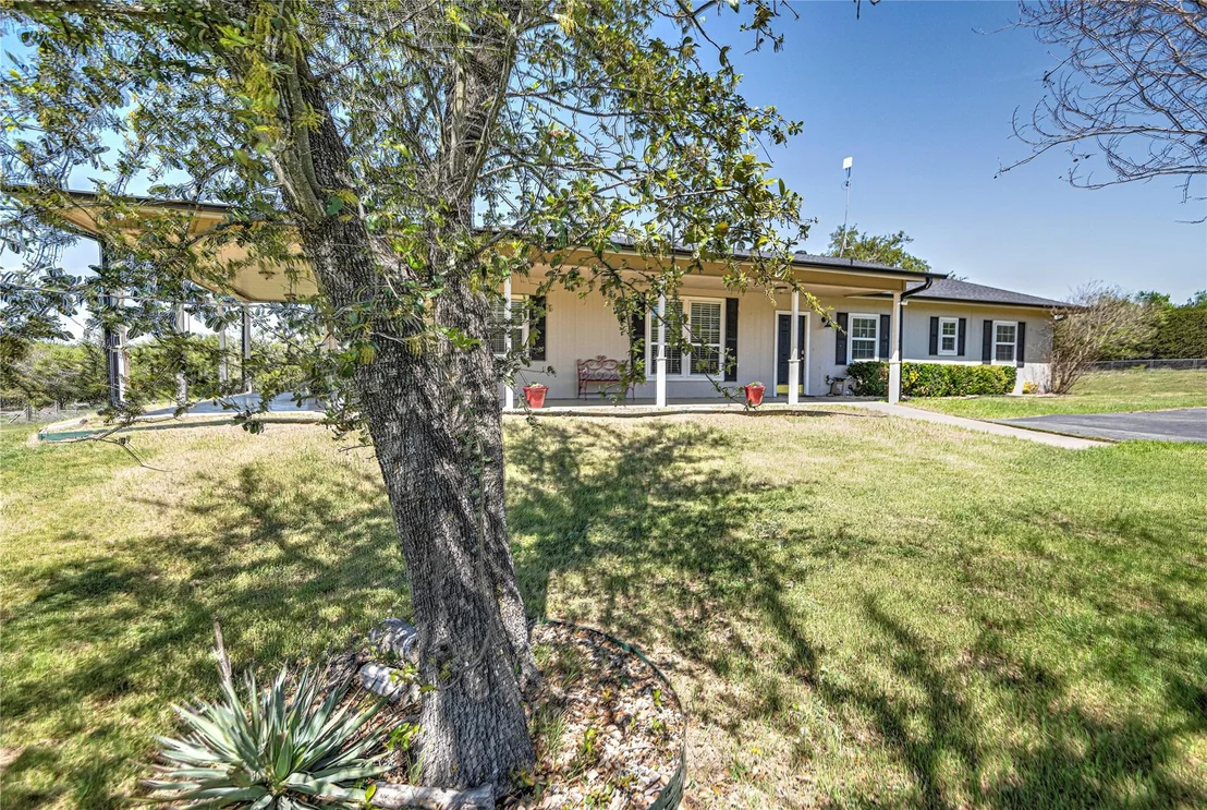 Photo of 1301 Oak Spring RD