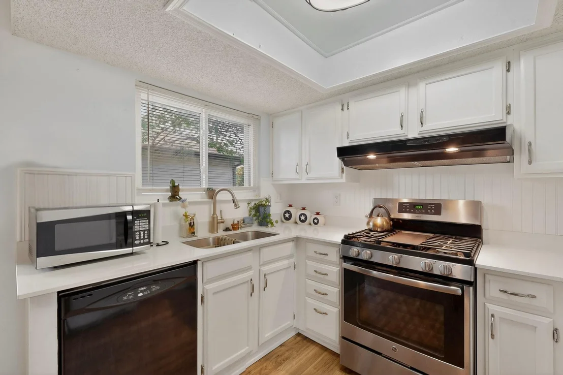 Photo of 507 Thousand Oaks BLVD