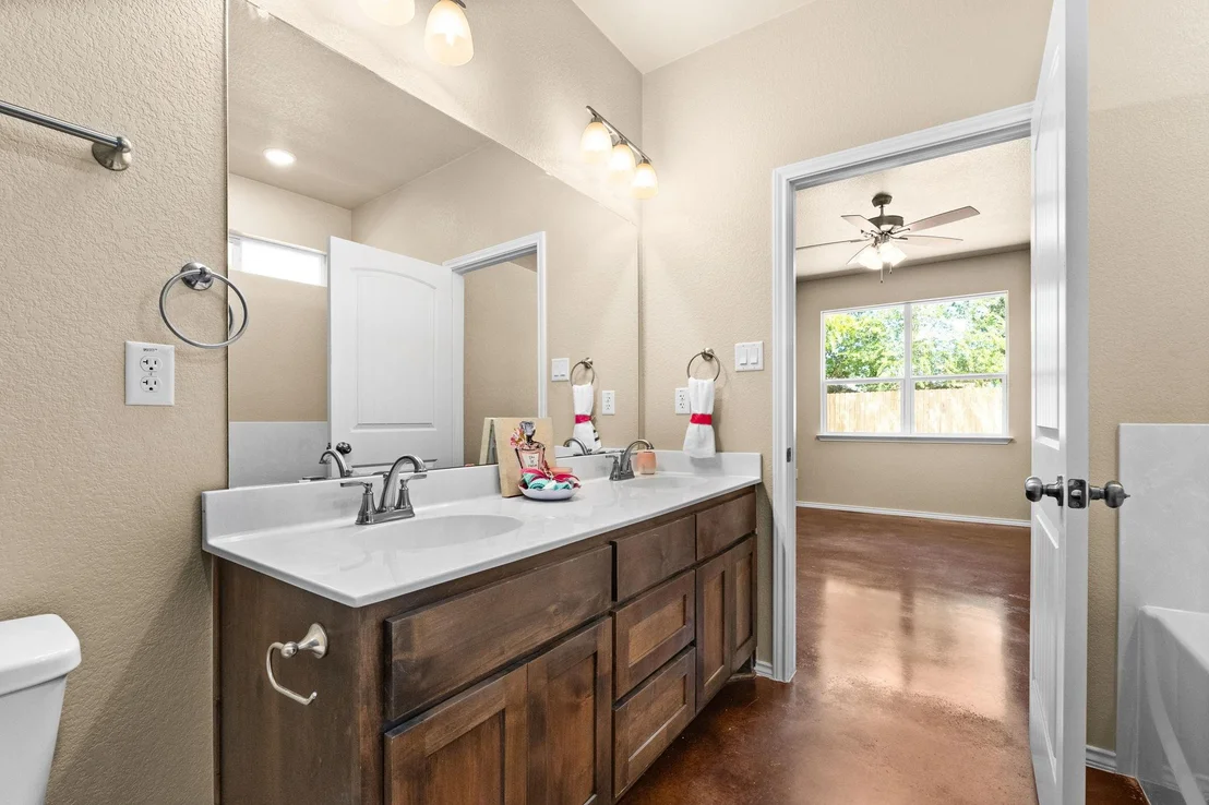 Photo of 1348 Lindsey DR