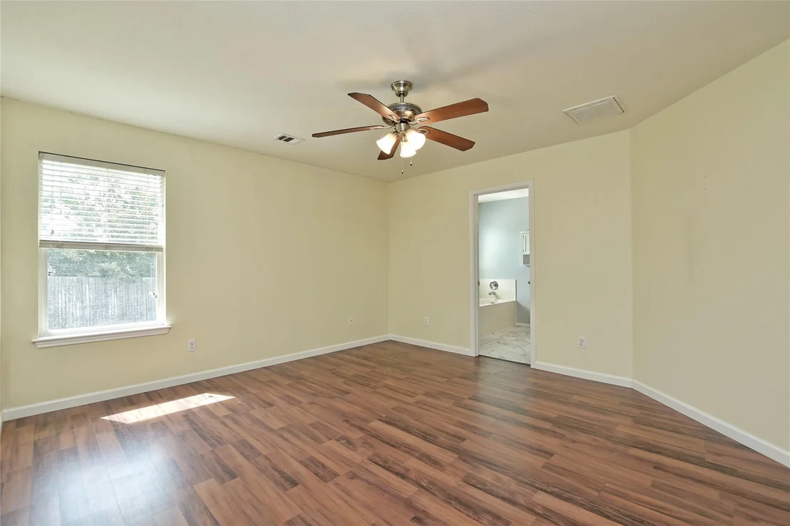 Photo of 18612 Great Falls DR