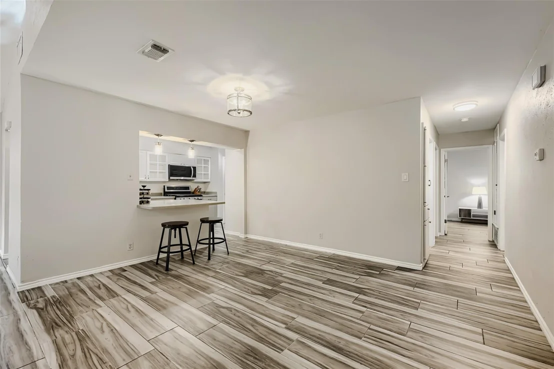 Photo of 1300 Neans DR
