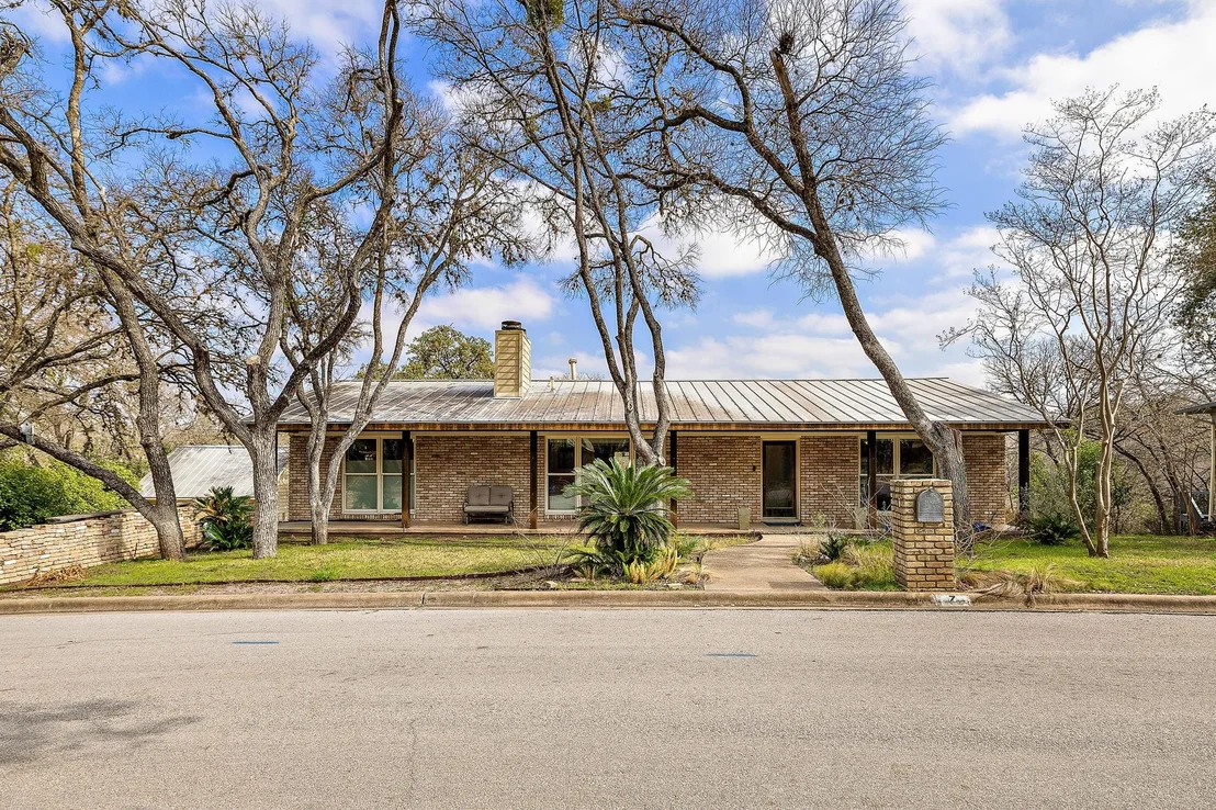 Photo of 7 Inwood CIR