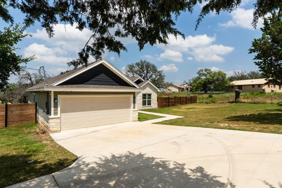 Photo of 1110 County Road 1045
