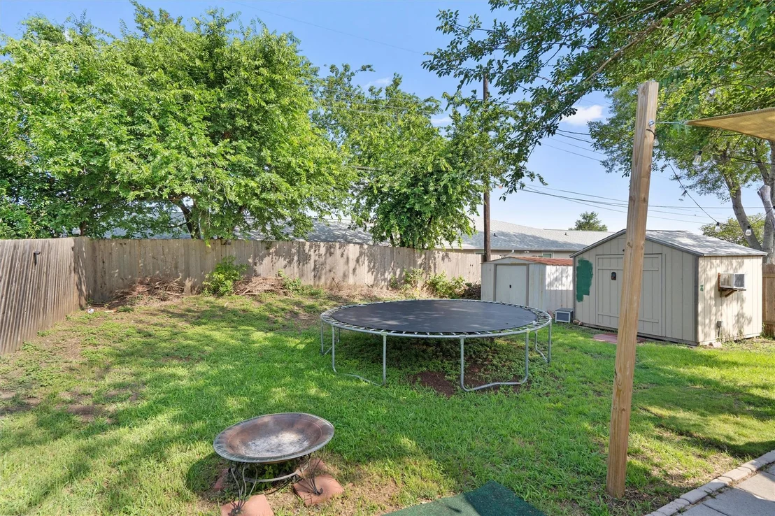 Photo of 2000 Holly Springs DR