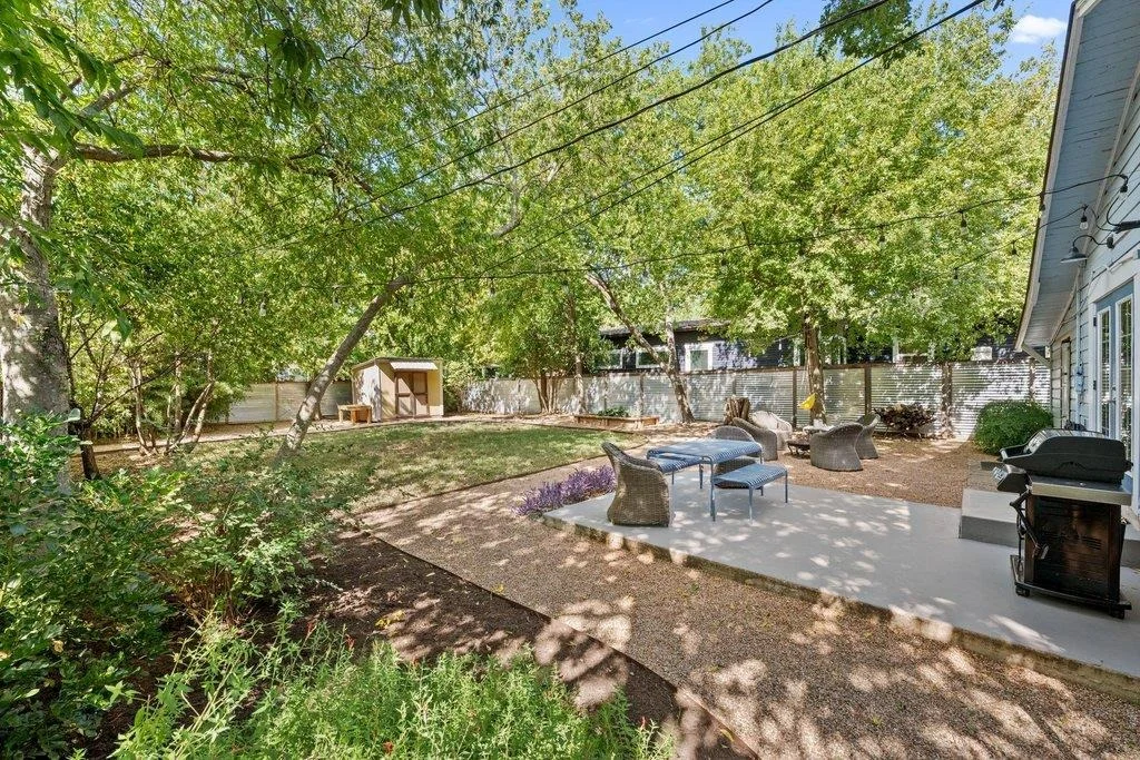 Photo of 403 W 55th ST