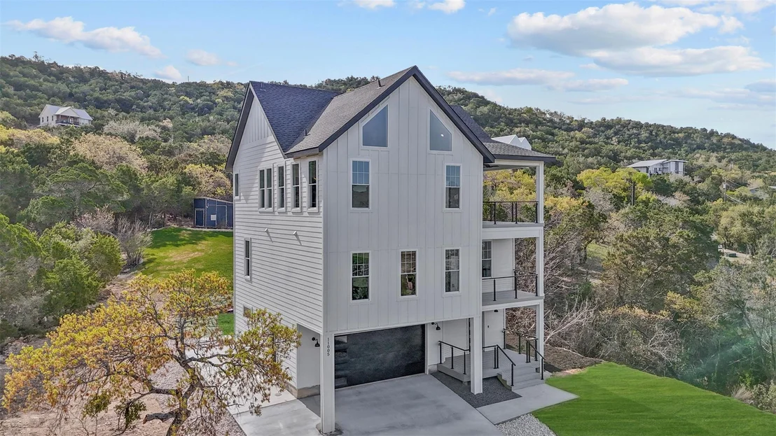 Photo of 11005 Beach RD