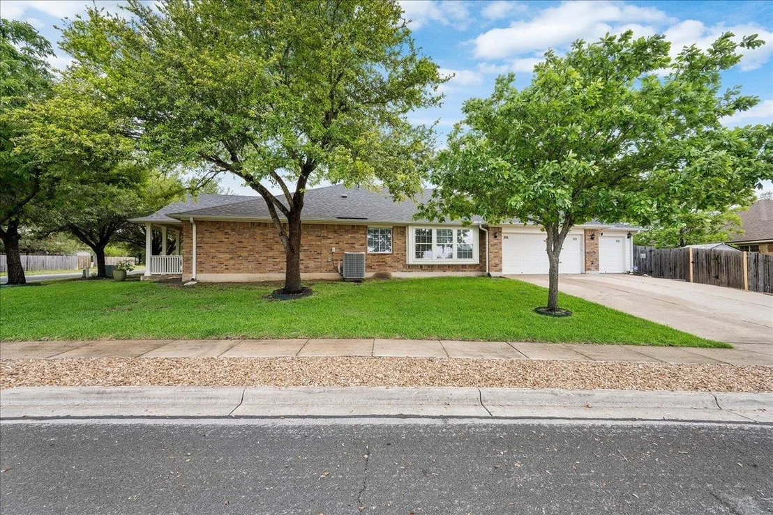 Photo of 10700 Harley Ave