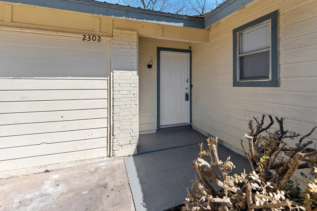 Photo of 2302 Rockridge DR