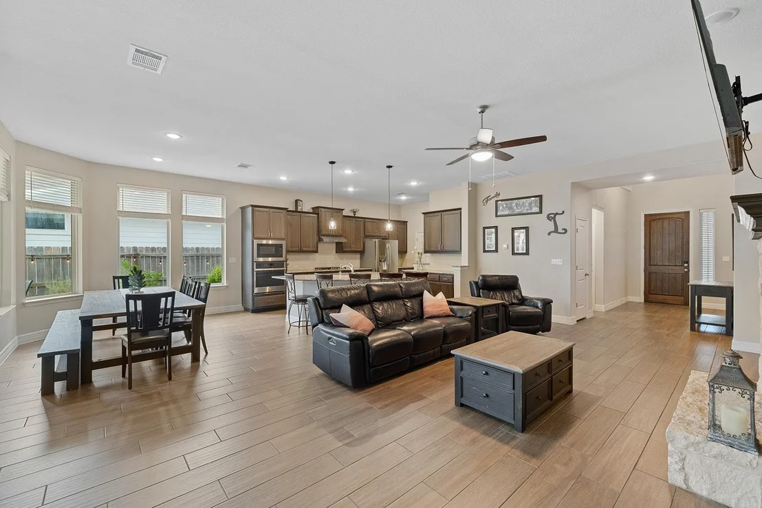 Photo of 812 Heartleaf DR