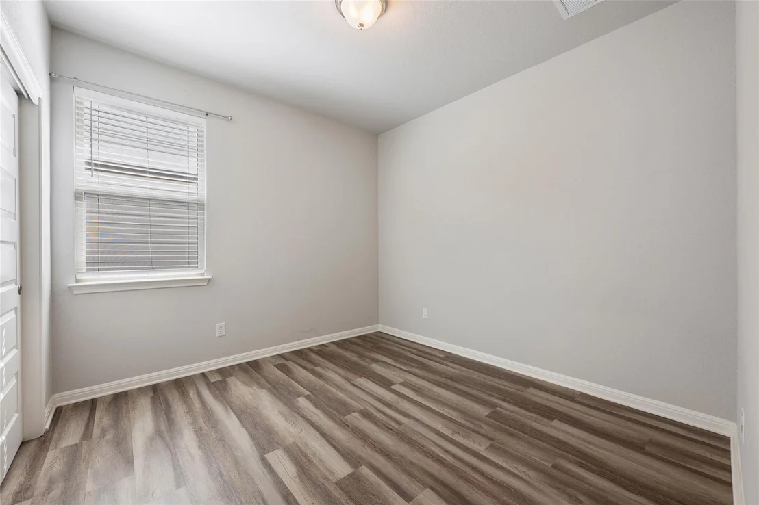 Photo of 101 Quiet Man DR