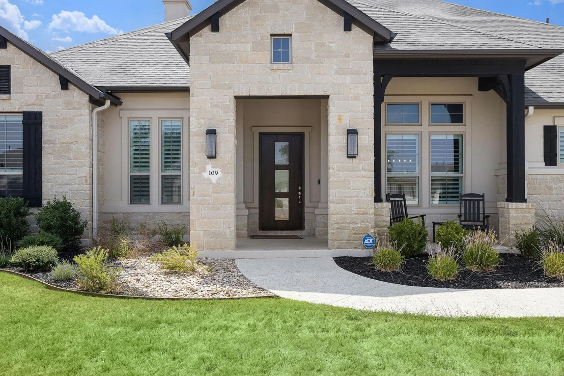 Photo of 109 Houston LOOP