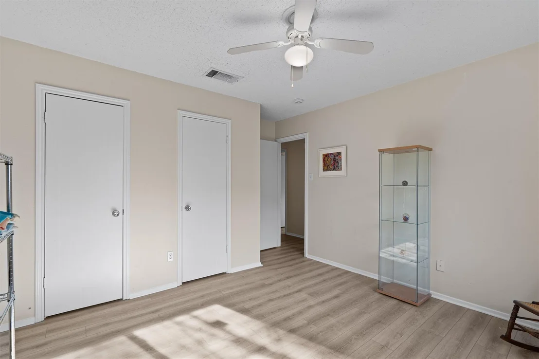 Photo of 1403 Alma DR