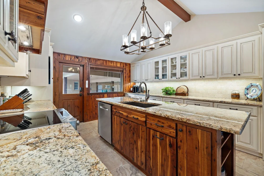 Photo of 104 Bluebonnet CIR