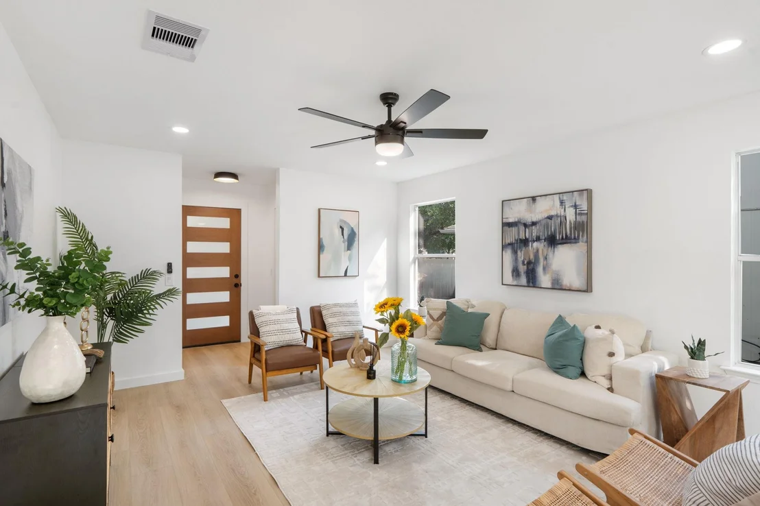 Photo of 815 Sheraton Ave