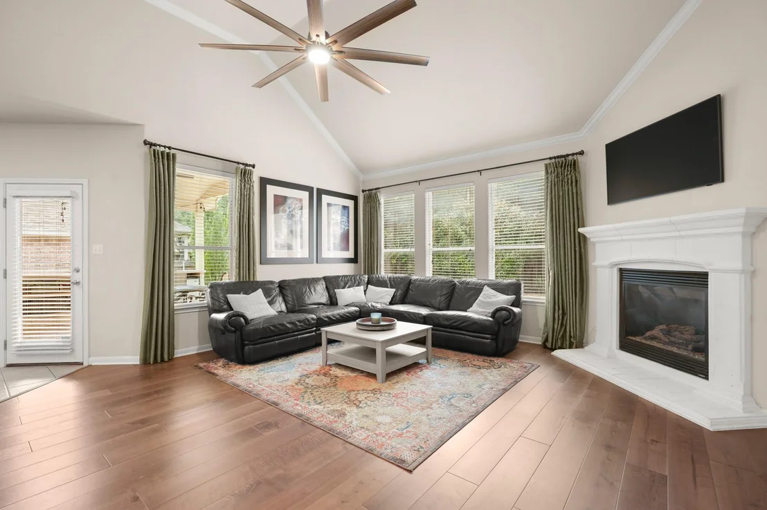 Photo of 606 Victoria DR
