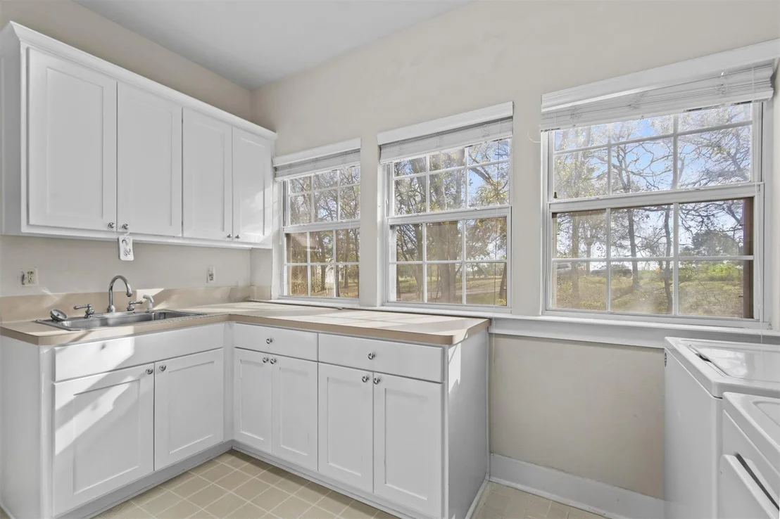 Photo of 1295 Berry LN