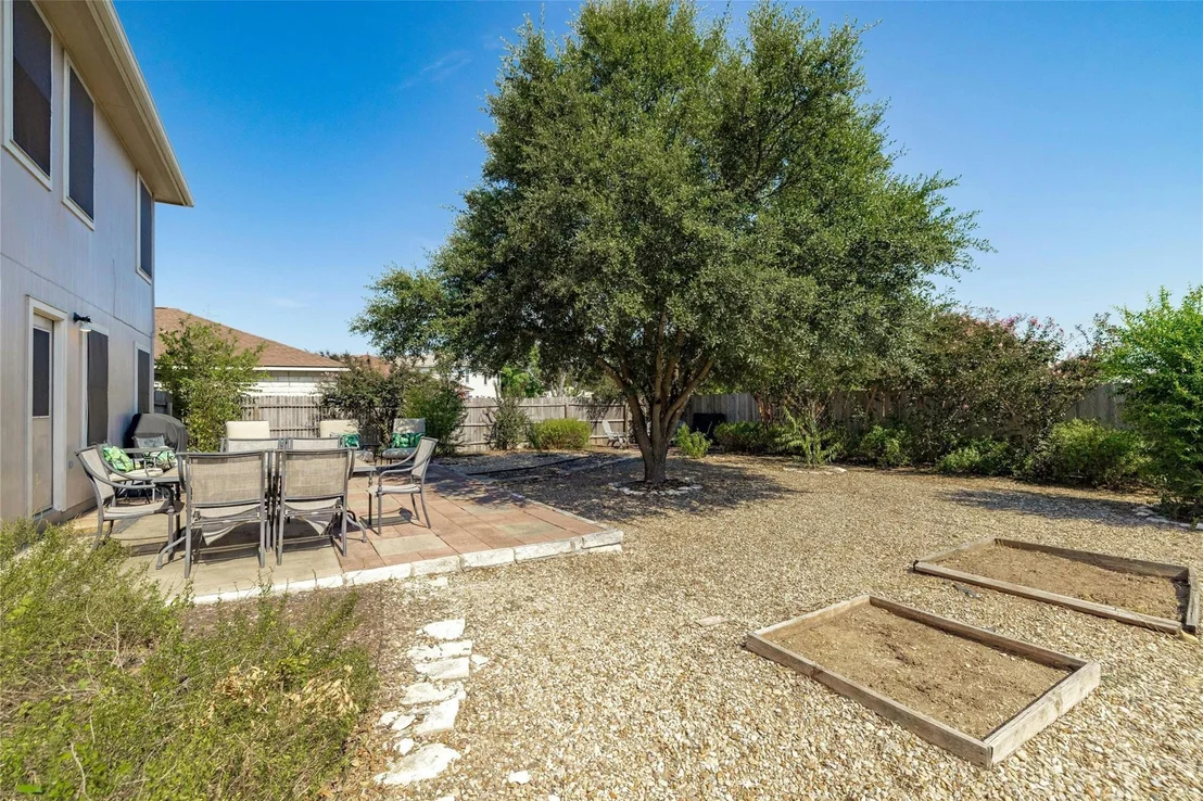 Photo of 404 Meadow Park DR
