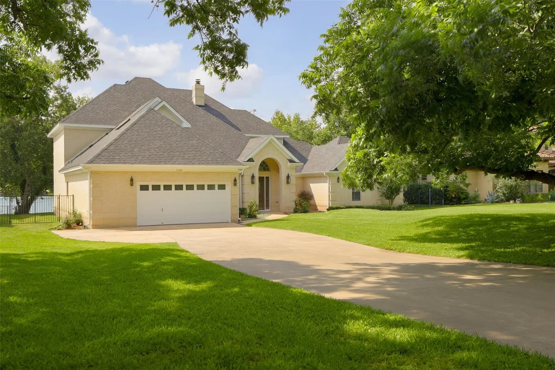 Photo of 3100 Rivercrest DR