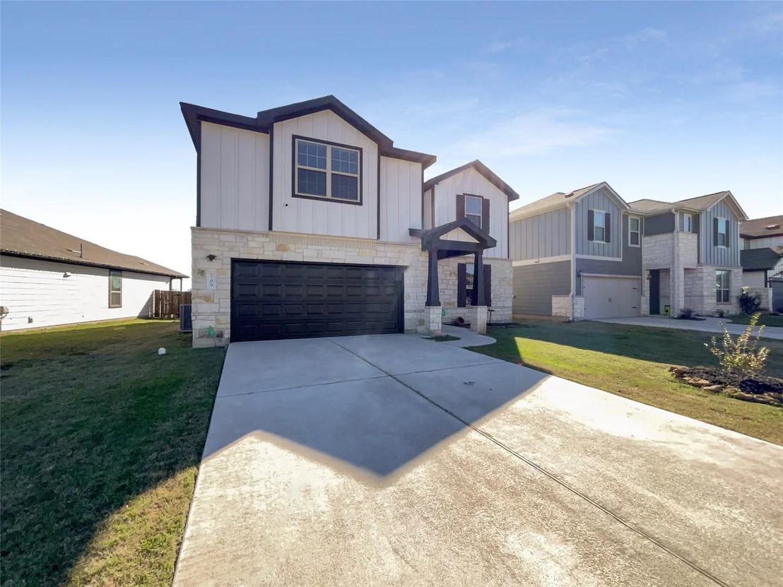 Photo of 709 Hummingbird LN