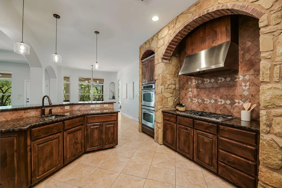 Photo of 524 Highland Spring LN