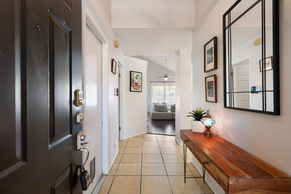 Photo of 1606 Academy PL