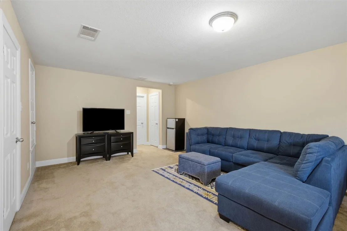 Photo of 626 Landon Samuel LOOP