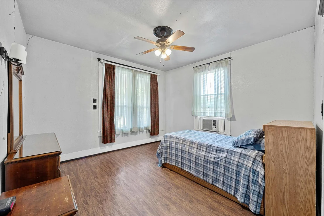 Photo of 1004 Vargas RD