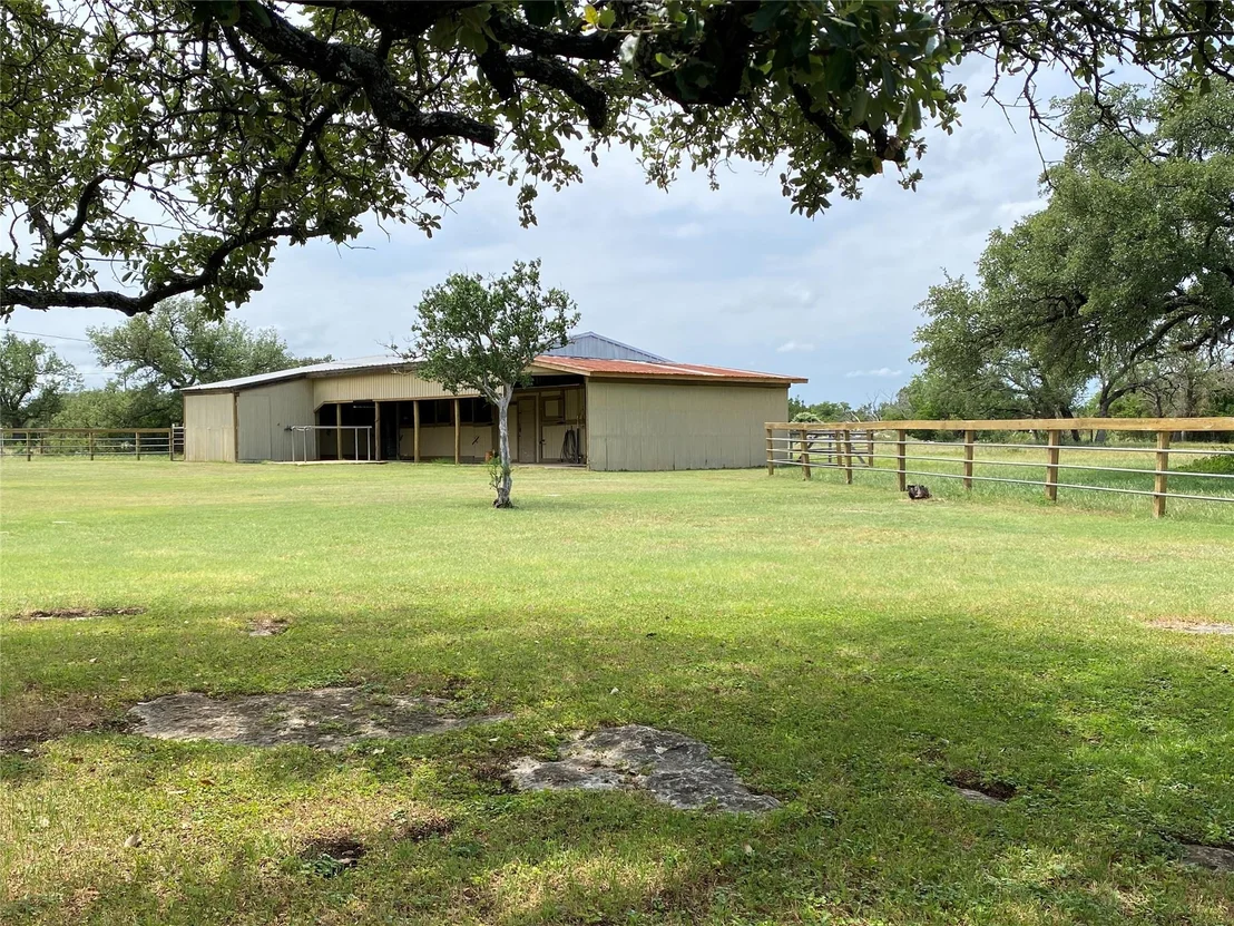 Photo of 140 Oakridge RD