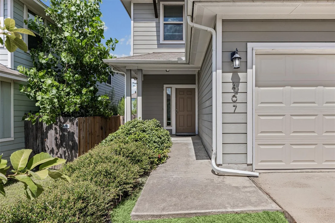 Photo of 467 Twisted Oaks LN
