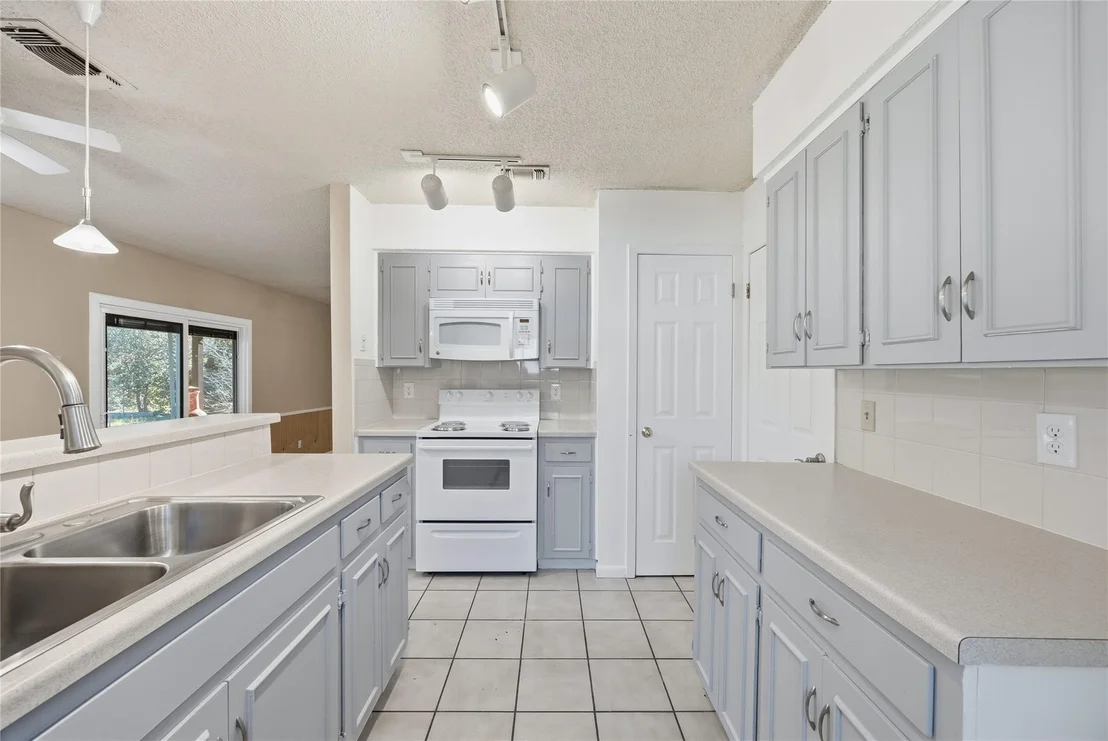 Photo of 2204 N Celia DR