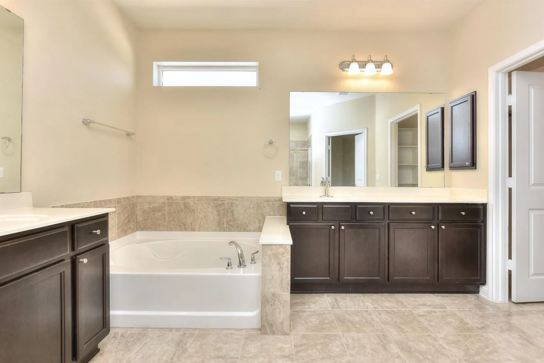 Photo of 107 Davis Mountain CIR