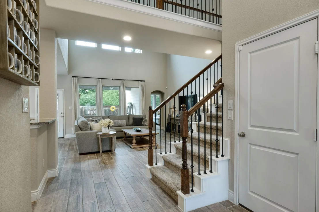 Photo of 550 Cortona LN