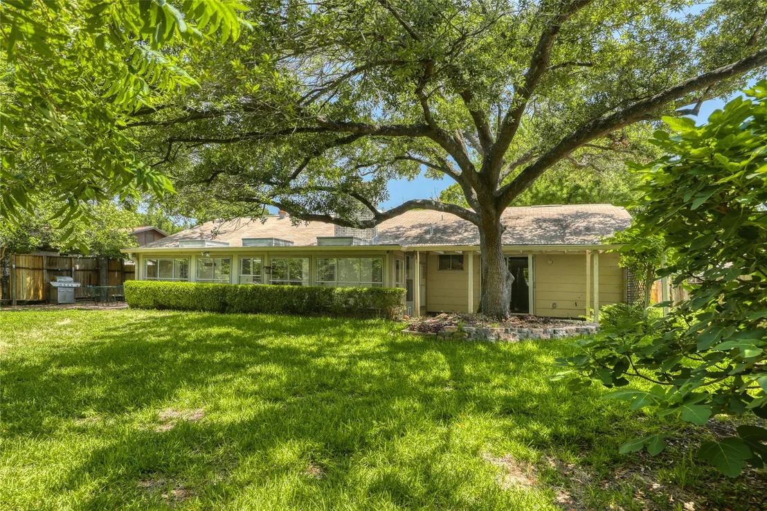 Photo of 1007 Quail Park DR